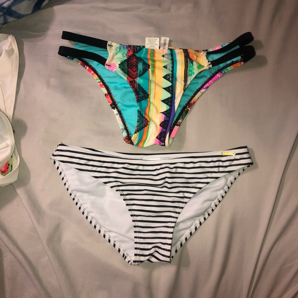 Size small bikini bottoms ($10 for both) ‼️‼️